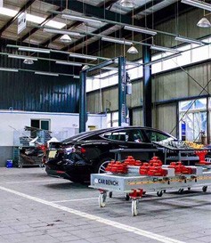 冠航千斤頂等牽引頂升工具在汽車4S店維修