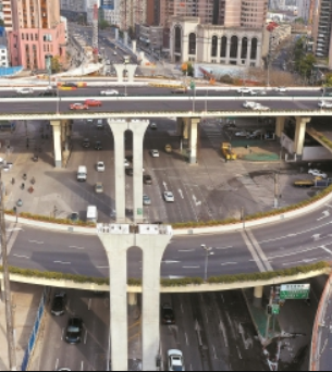 上海北橫通道天目路立交立柱吊裝